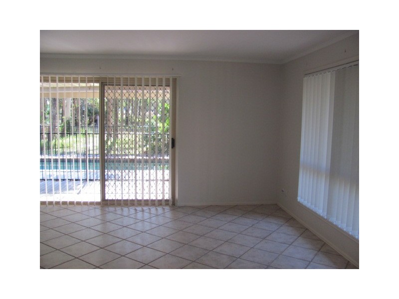 4 Cunning Road, Tanawha QLD 4556