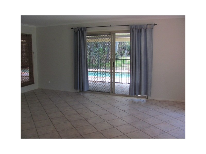 4 Cunning Road, Tanawha QLD 4556