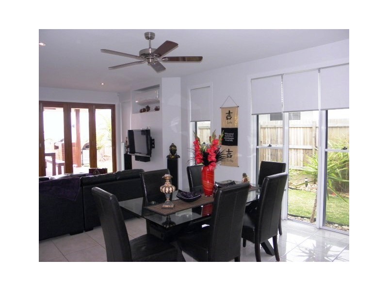 5 Robur Crescent, Mountain Creek QLD 4557