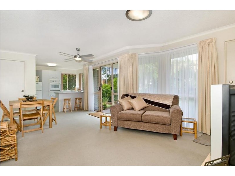 1/2 ‘Seychelles’ 2 Camfield Street, Alexandra Headland QLD 4572