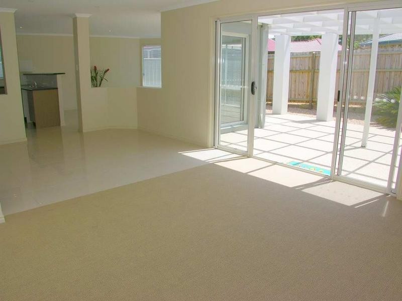 9 Calais Court, Kuluin QLD 4558