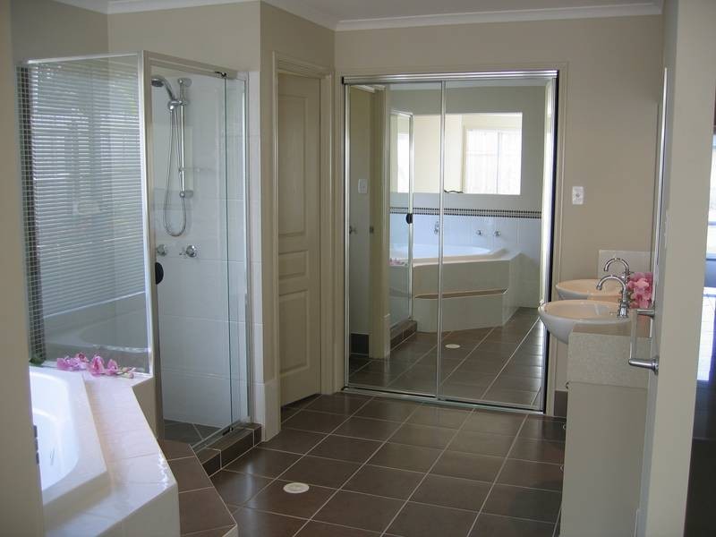 9 Calais Court, Kuluin QLD 4558