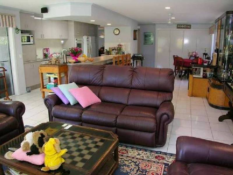 Karawatha Drive, Mountain Creek QLD 4557