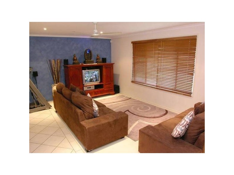 127 Tallowwood Drive, Kuluin QLD 4558