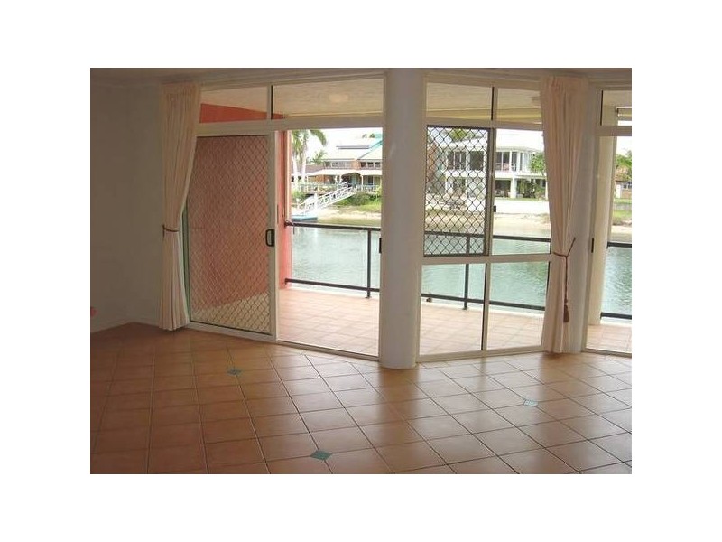 1/6 Broadmeadows Road, Maroochydore QLD 4558