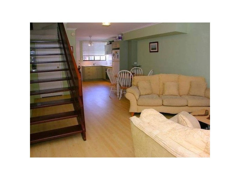 2/86 Broadwater Avenue, Maroochydore QLD 4558