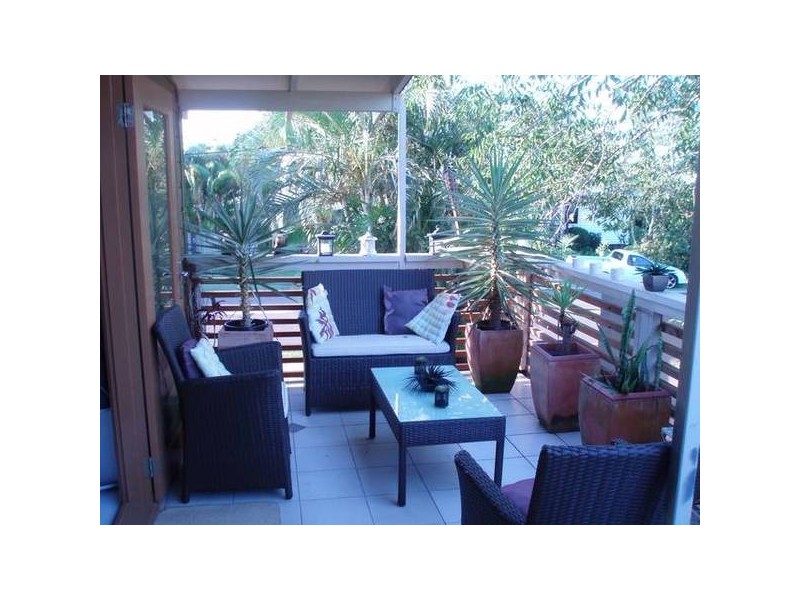 3/8 Oloway Crescent, Alexandra Headland QLD 4572