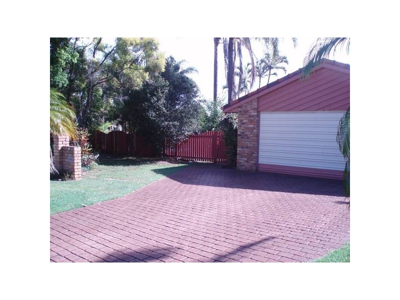 40 Parkway Drive, Mooloolaba QLD 4557