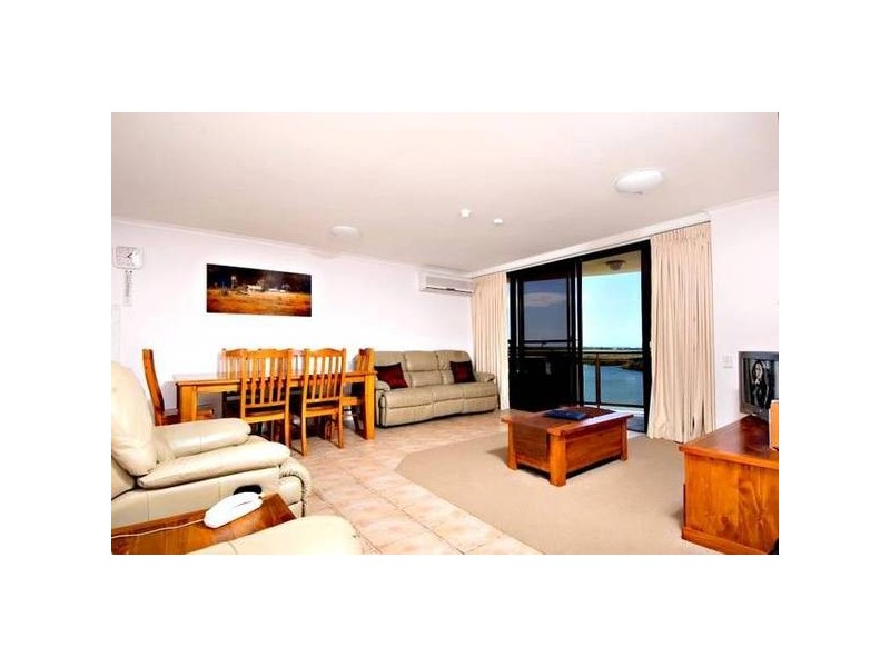 8D/100 Duporth Ave, Maroochydore QLD 4558