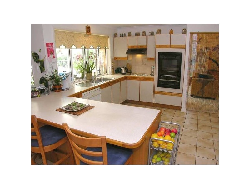 64 Ocean View Avenue, Mooloolaba QLD 4557