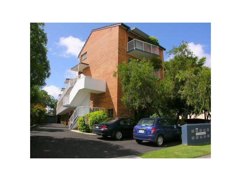 9/100 Memorial Avenue, Maroochydore QLD 4558