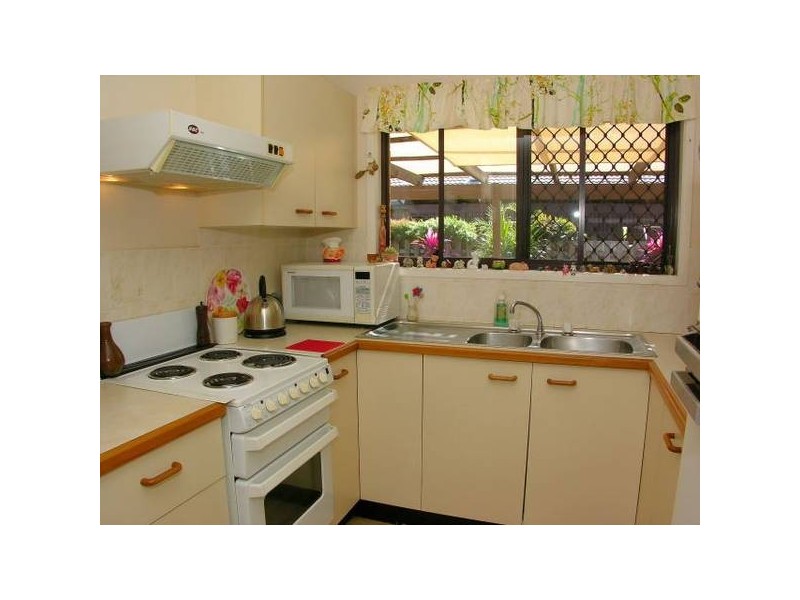 103/8 Melody Court, Warana QLD 4575