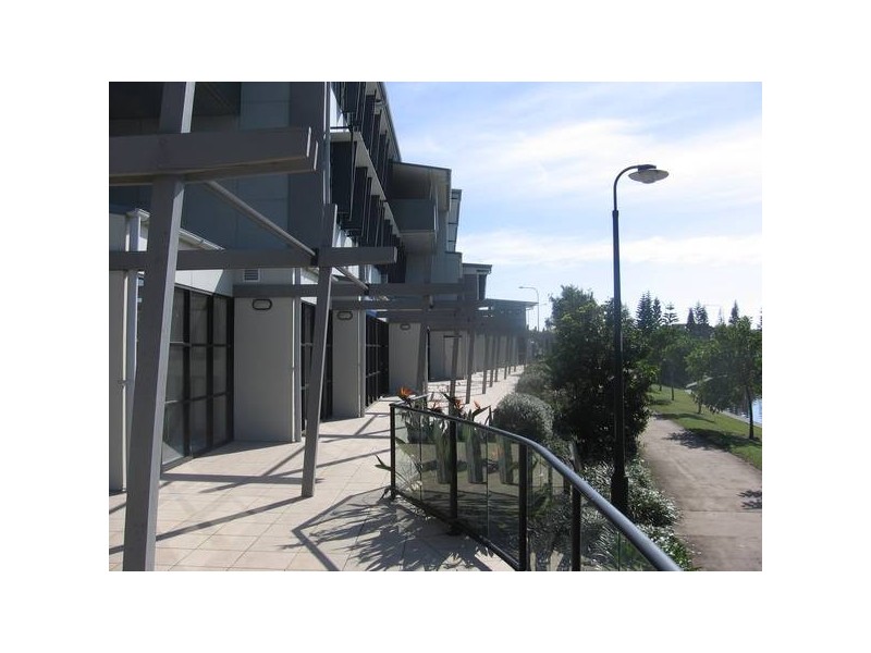 12 Premier Circuit, Kawana QLD 4701