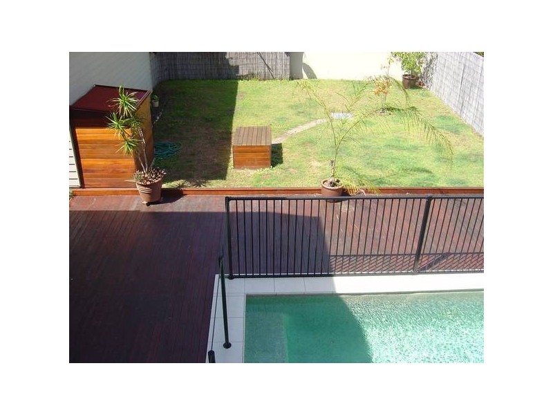1/2 Suzanne Close, ‘Suzanne Close’, Mudjimba QLD 4564