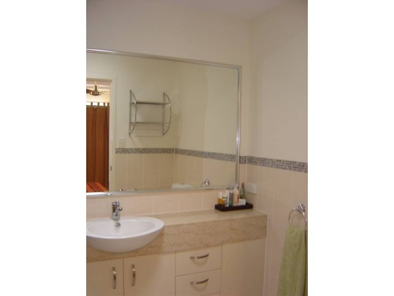 1/2 Suzanne Close, ‘Suzanne Close’, Mudjimba QLD 4564