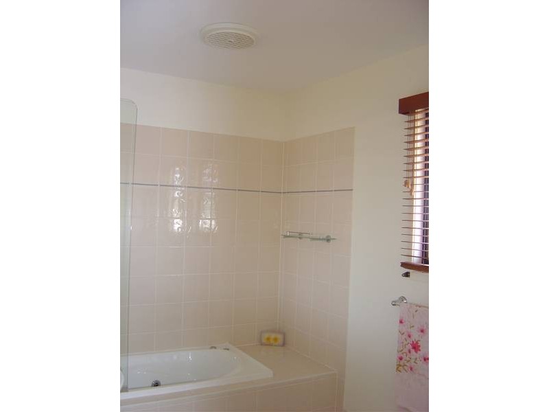 1/2 Suzanne Close, ‘Suzanne Close’, Mudjimba QLD 4564