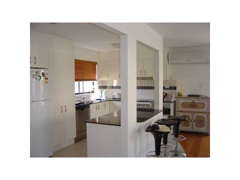 1/2 Suzanne Close, ‘Suzanne Close’, Mudjimba QLD 4564