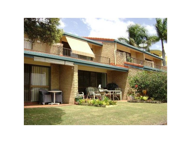 3/2 Villas Ten, Broadmeadows Road, Maroochydore QLD 4558