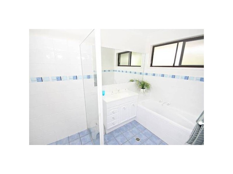 127 Tallowwood Drive, Kuluin QLD 4558