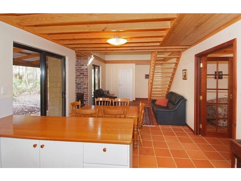 5 Chardonnay Avenue, Margaret River WA 6285