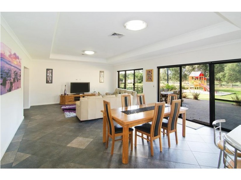 4 Honeytree Grove, Cowaramup WA 6284