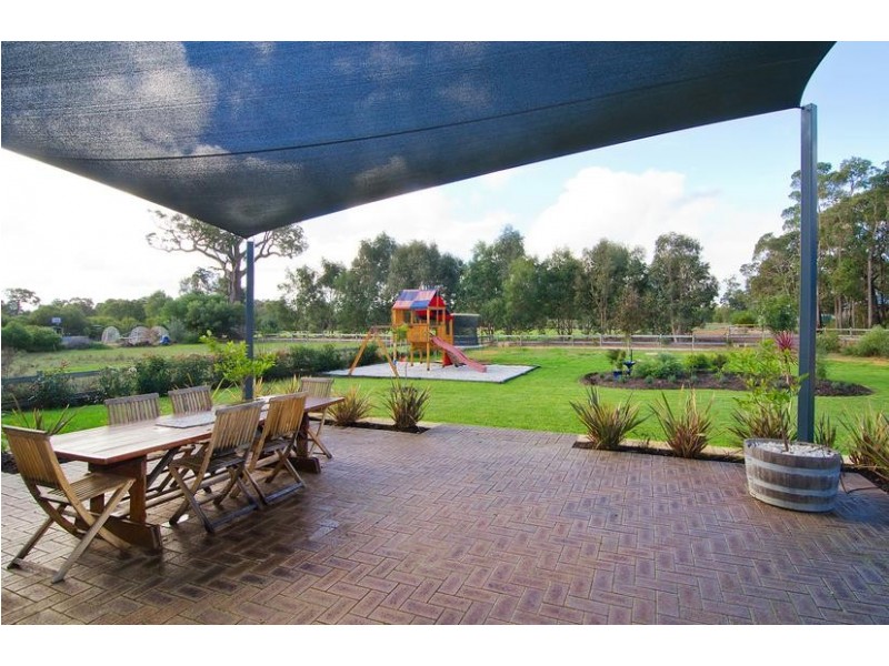 4 Honeytree Grove, Cowaramup WA 6284