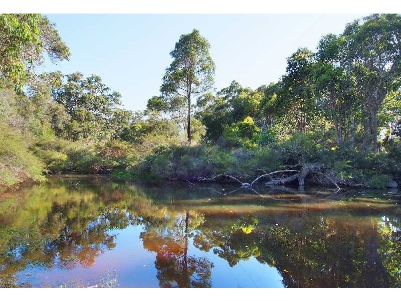 1 Barrett Road, Rosa Brook WA 6285