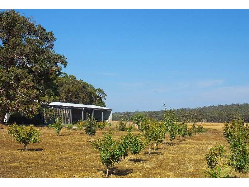 1 Barrett Road, Rosa Brook WA 6285