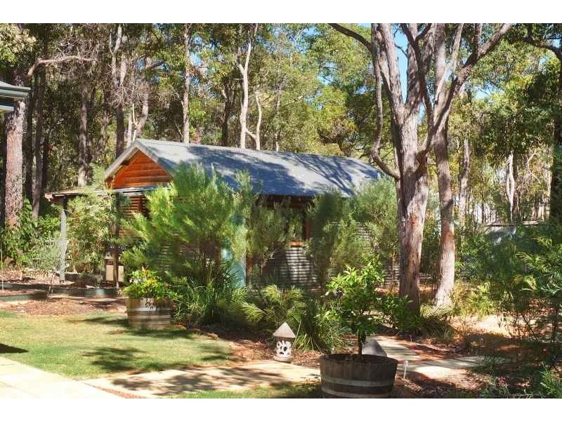 11 Bird Wood Lane, Cowaramup WA 6284