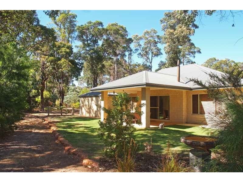 11 Bird Wood Lane, Cowaramup WA 6284
