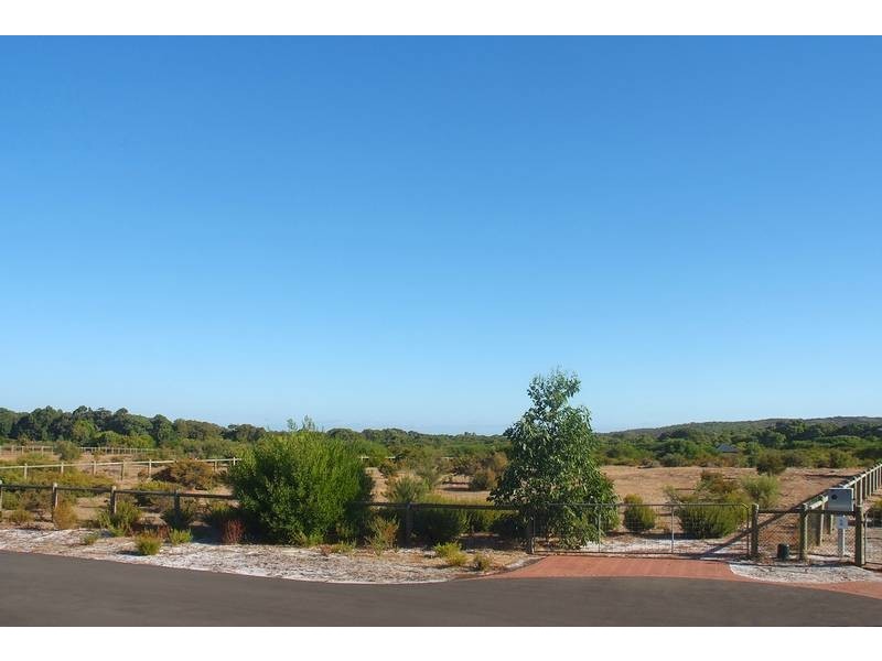 2/152 Yates Road, Margaret River WA 6285