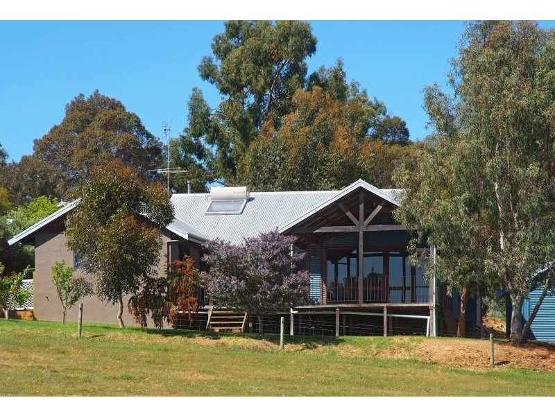 16 Peake Street, Cowaramup WA 6284