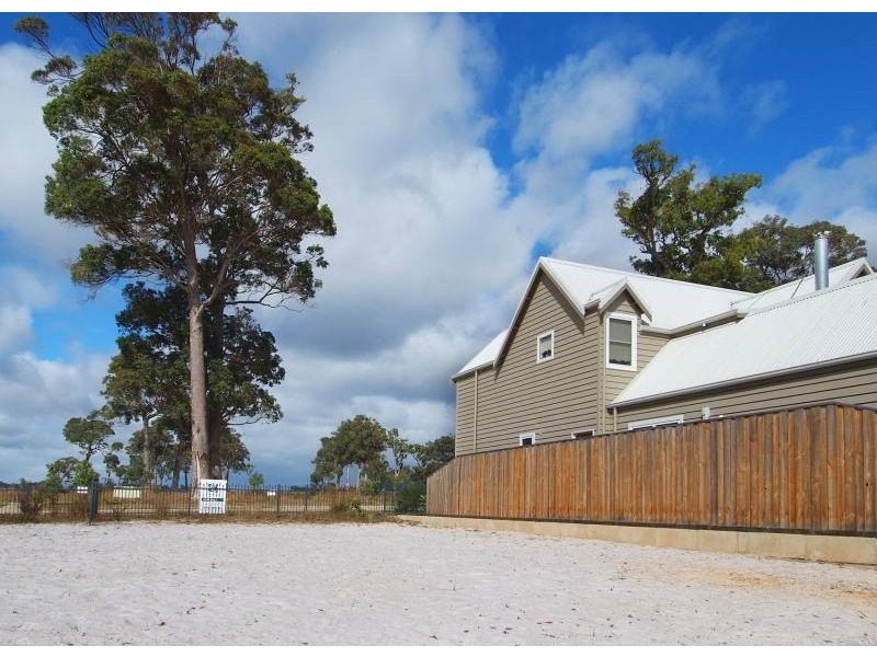 10 Lorikeet Lane, Margaret River WA 6285
