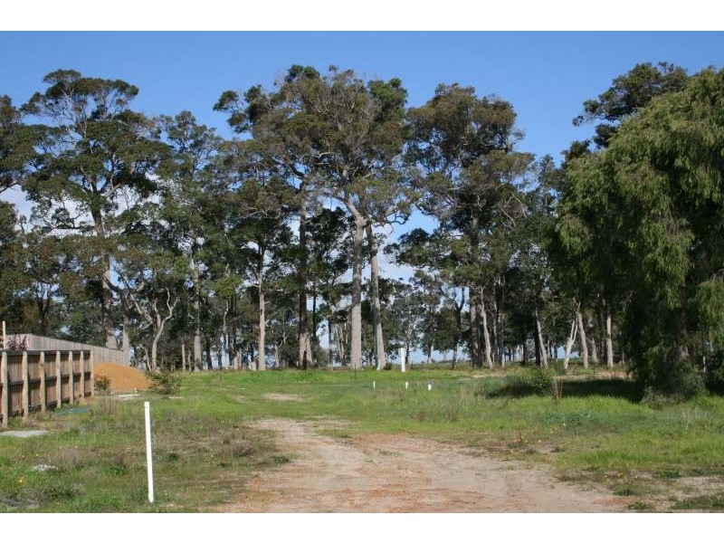 24 Honeyeater Loop, Margaret River WA 6285