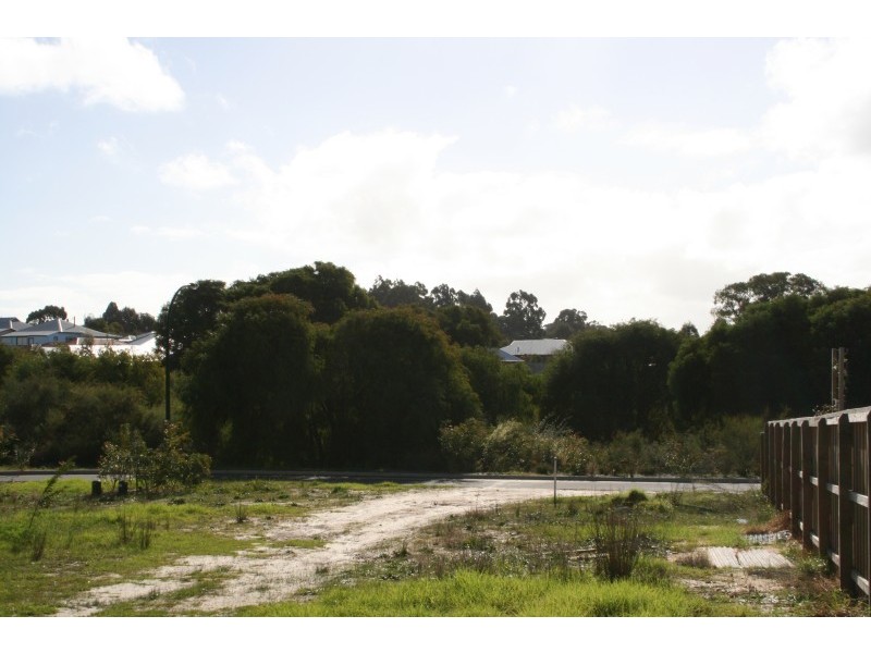 24 Honeyeater Loop, Margaret River WA 6285