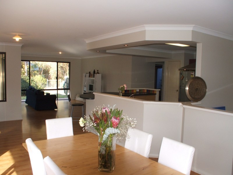 21 Chardonnay Avenue, Margaret River WA 6285