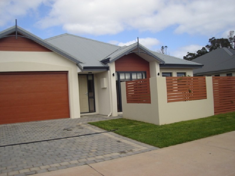 2/32 Bottlebrush Drive, Margaret River WA 6285