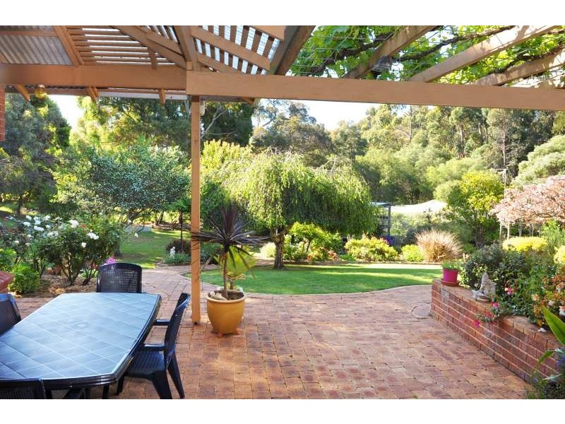 8 Illawarra Avenue, Margaret River WA 6285