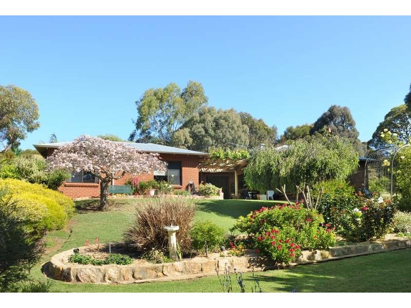 8 Illawarra Avenue, Margaret River WA 6285