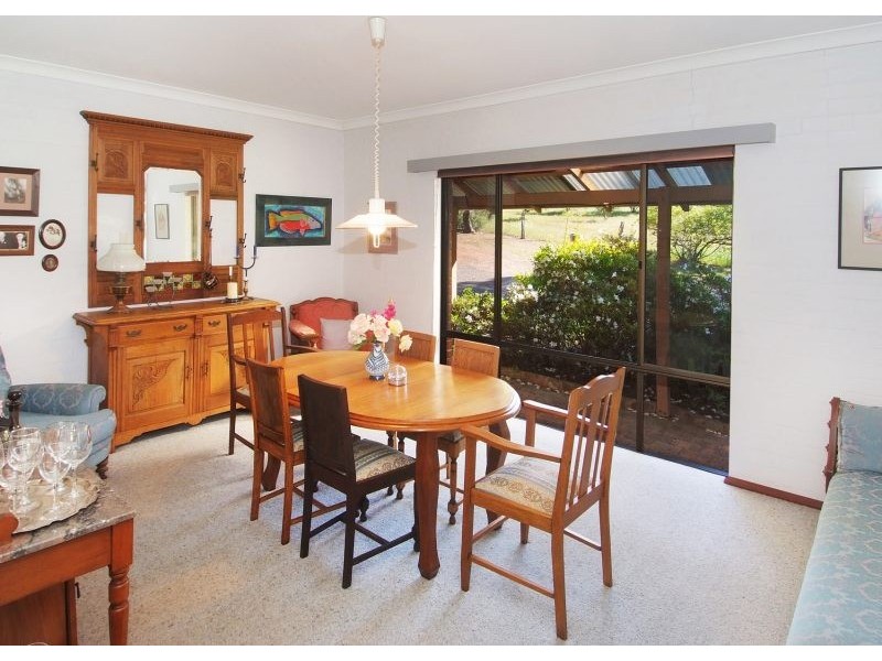 8 Illawarra Avenue, Margaret River WA 6285