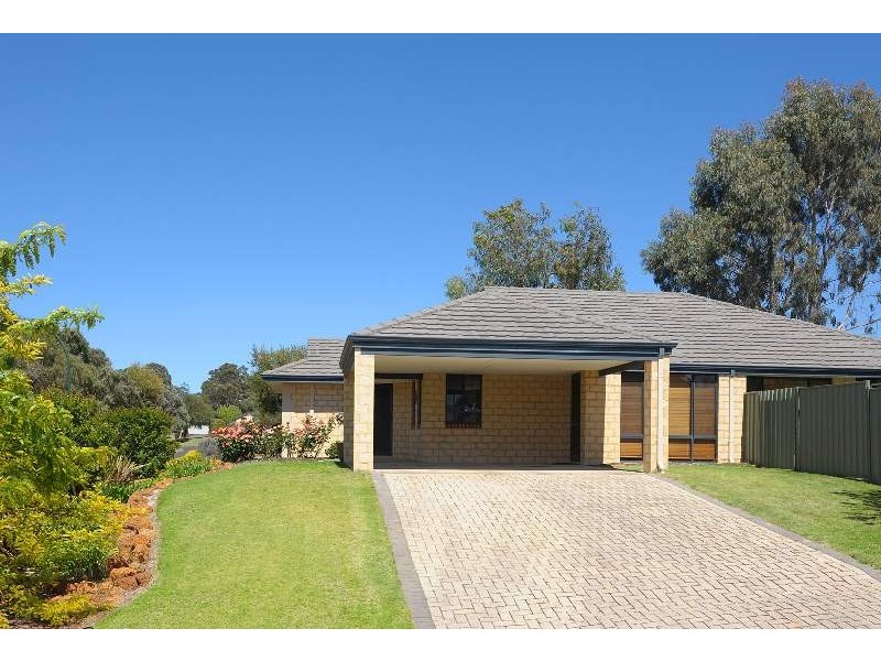 11 Melaleuca Boulevard, Margaret River WA 6285