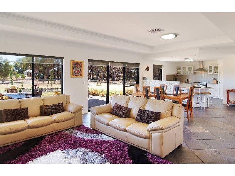 4 Honeytree Grove, Cowaramup WA 6284