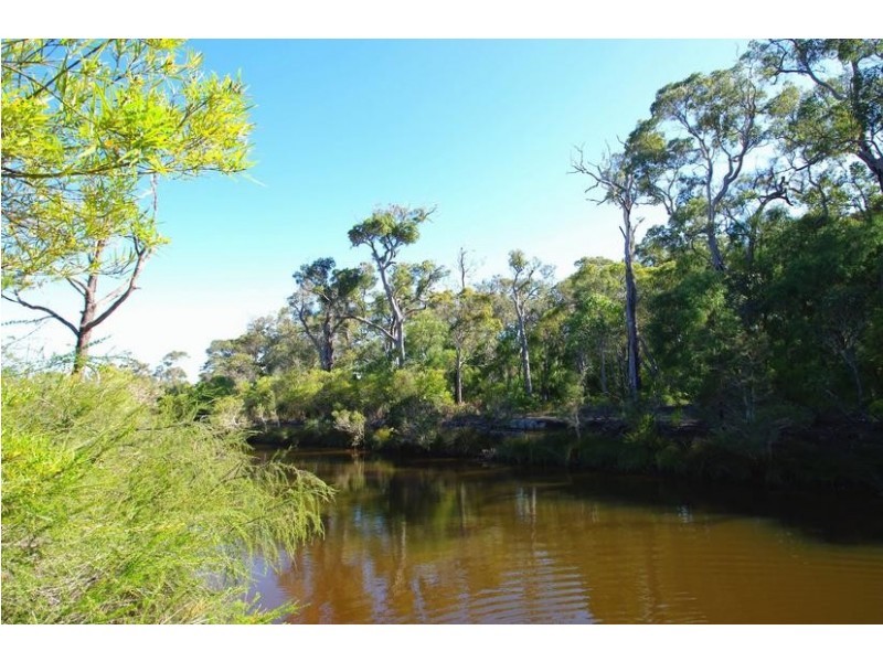 5 Dunkley Close, Molloy Island WA 6290