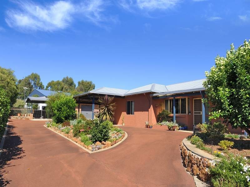 8 Duggan Drive, Cowaramup WA 6284