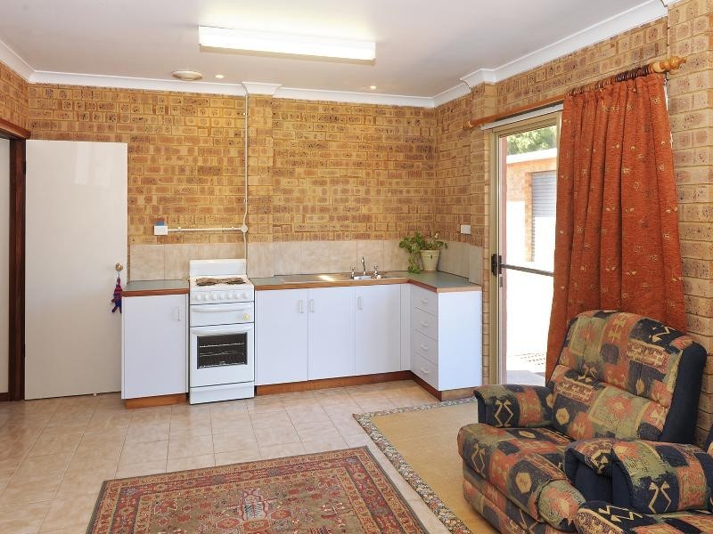 8 Duggan Drive, Cowaramup WA 6284