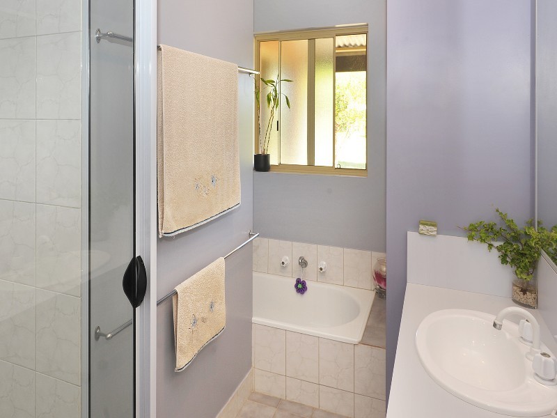 8 Duggan Drive, Cowaramup WA 6284
