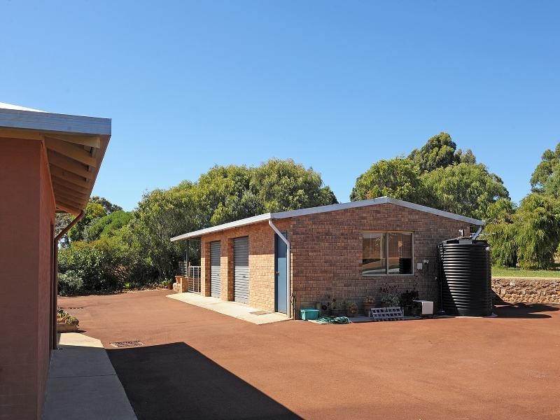 8 Duggan Drive, Cowaramup WA 6284
