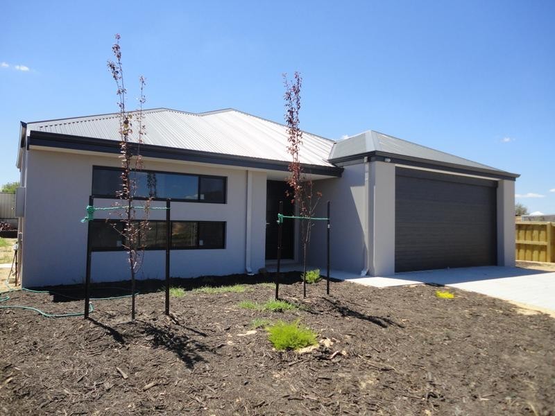 9 Charles Hine Ave, Margaret River WA 6285