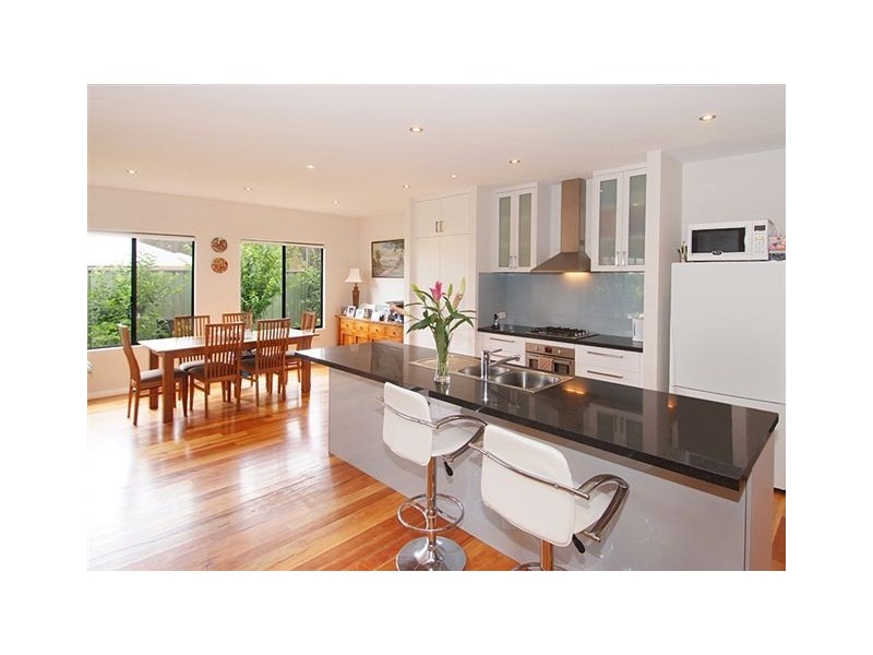 8 O’Learia Crescent, Margaret River WA 6285