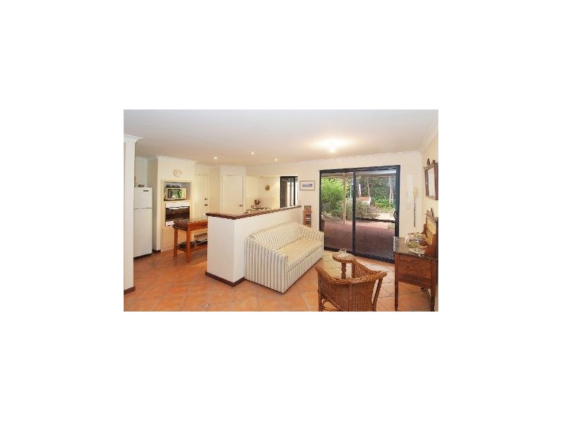 11 Old Kilcarnup Road, Margaret River WA 6285